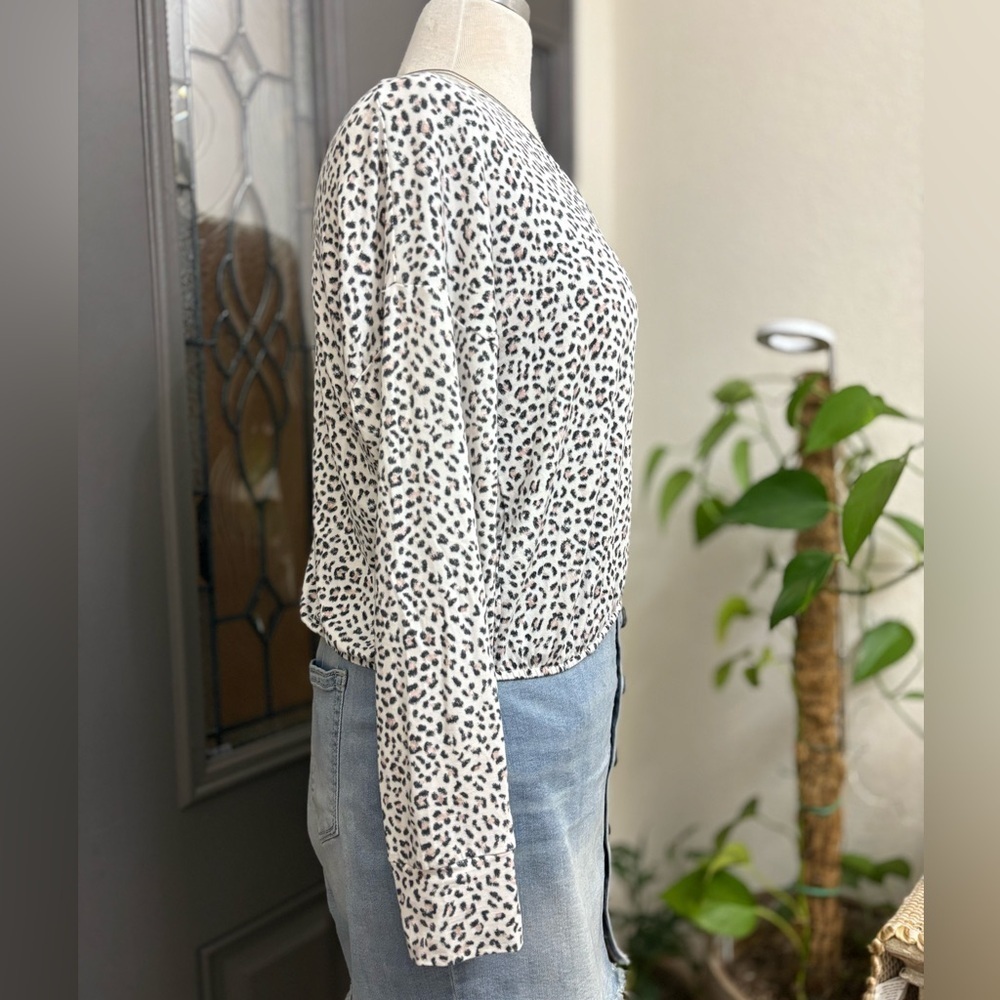 Heavenly by Victoria’s Secret Leopard Print Ultra Soft Modal Faux Wrap Crop Top - Picture 2 of 7